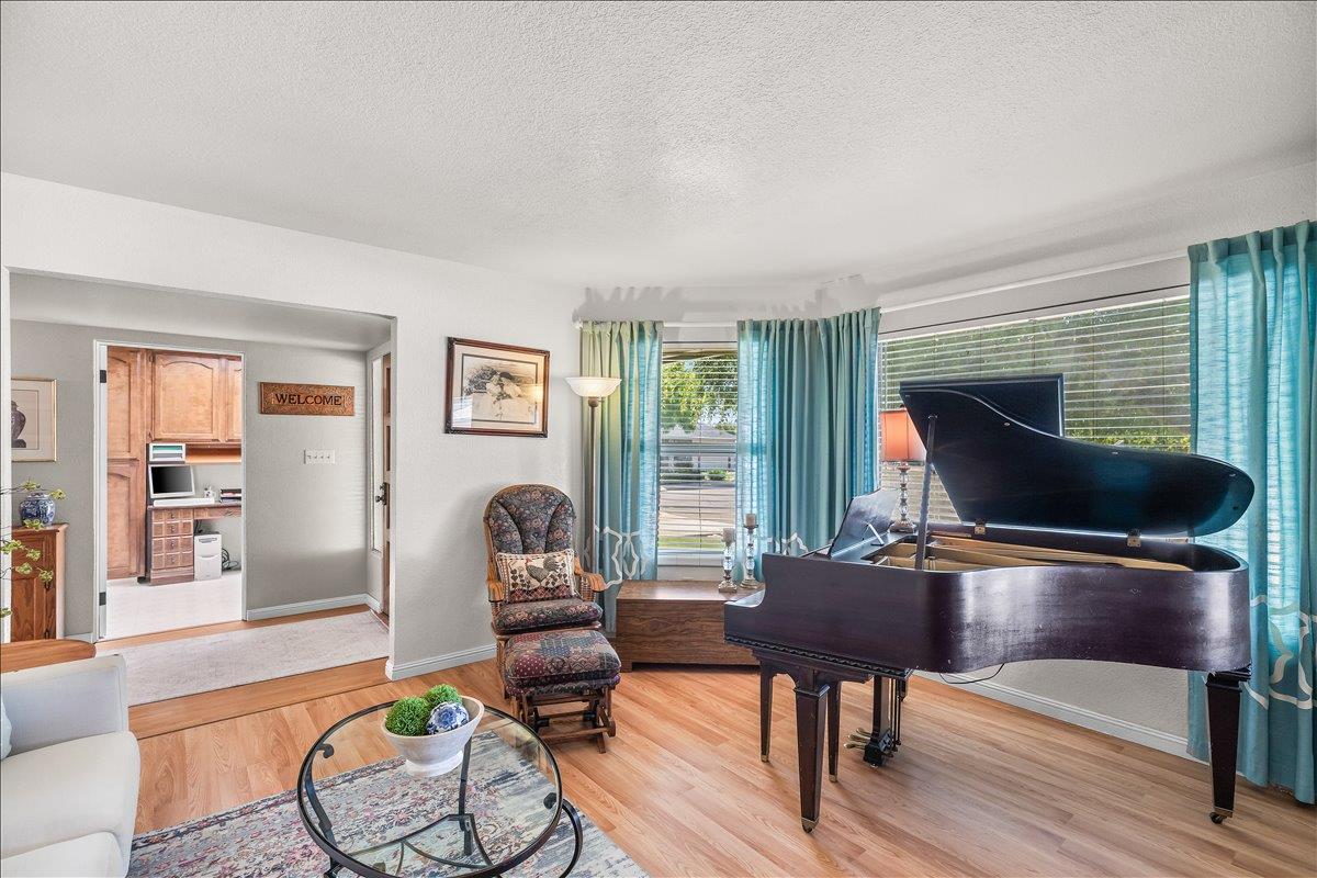 3212 Barry Ct, Ceres, CA 95307