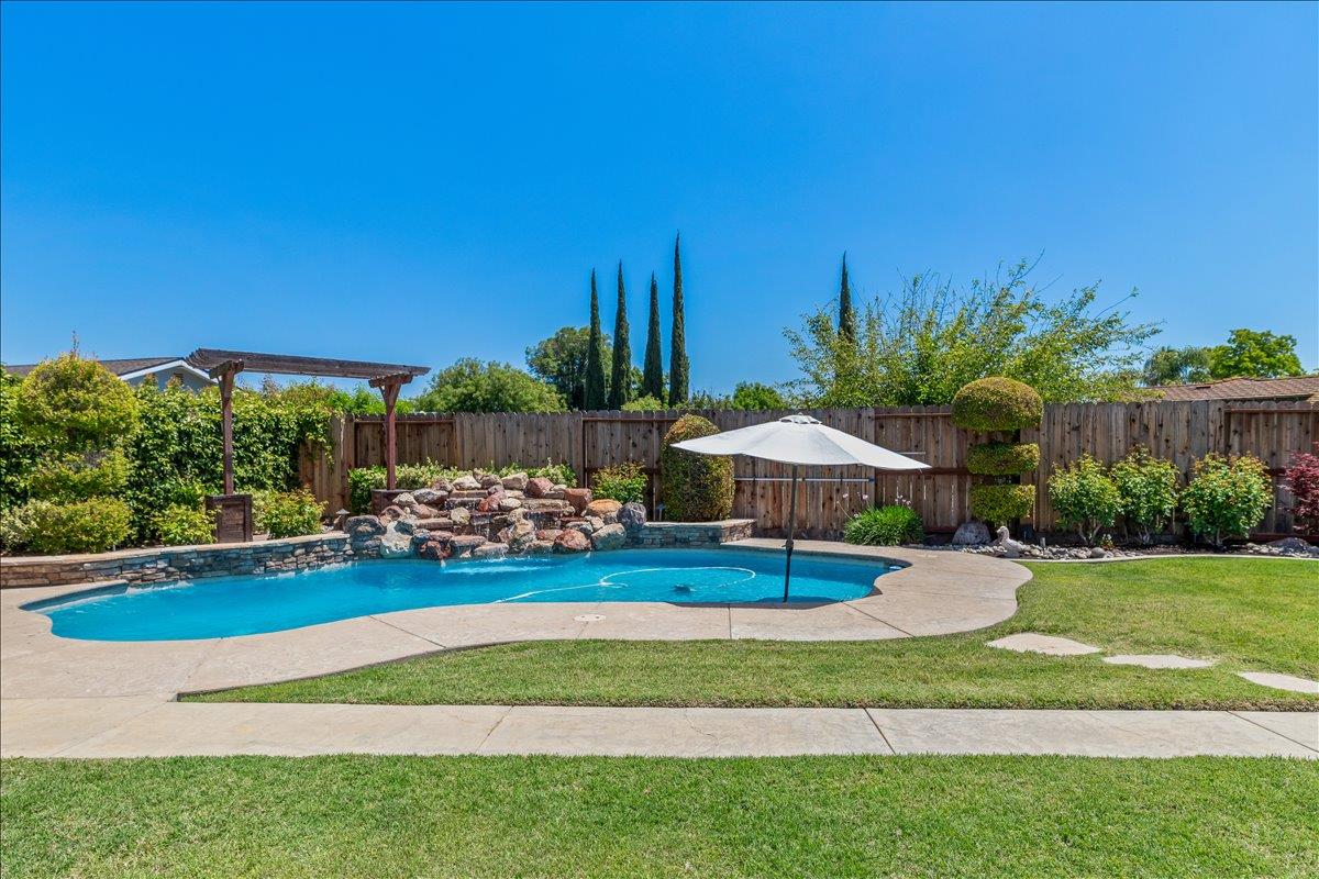 3212 Barry Ct, Ceres, CA 95307