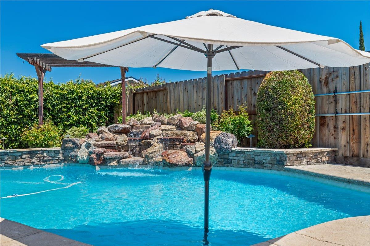 3212 Barry Ct, Ceres, CA 95307