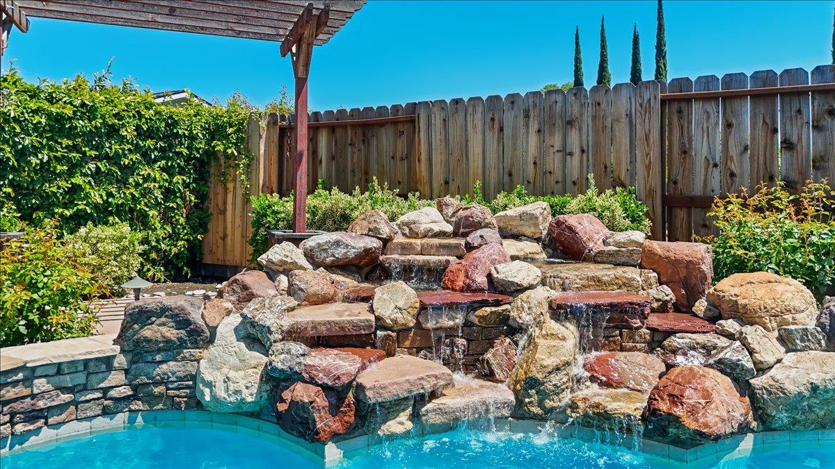 3212 Barry Ct, Ceres, CA 95307