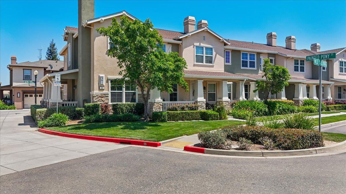 561 Wild Stallion Dr #151, Oakdale, CA 95361