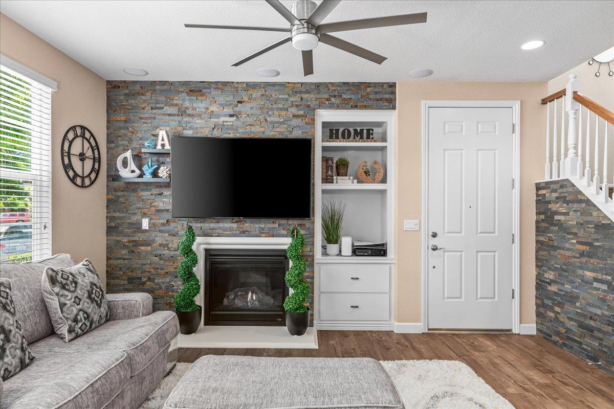 561 Wild Stallion Dr #151, Oakdale, CA 95361