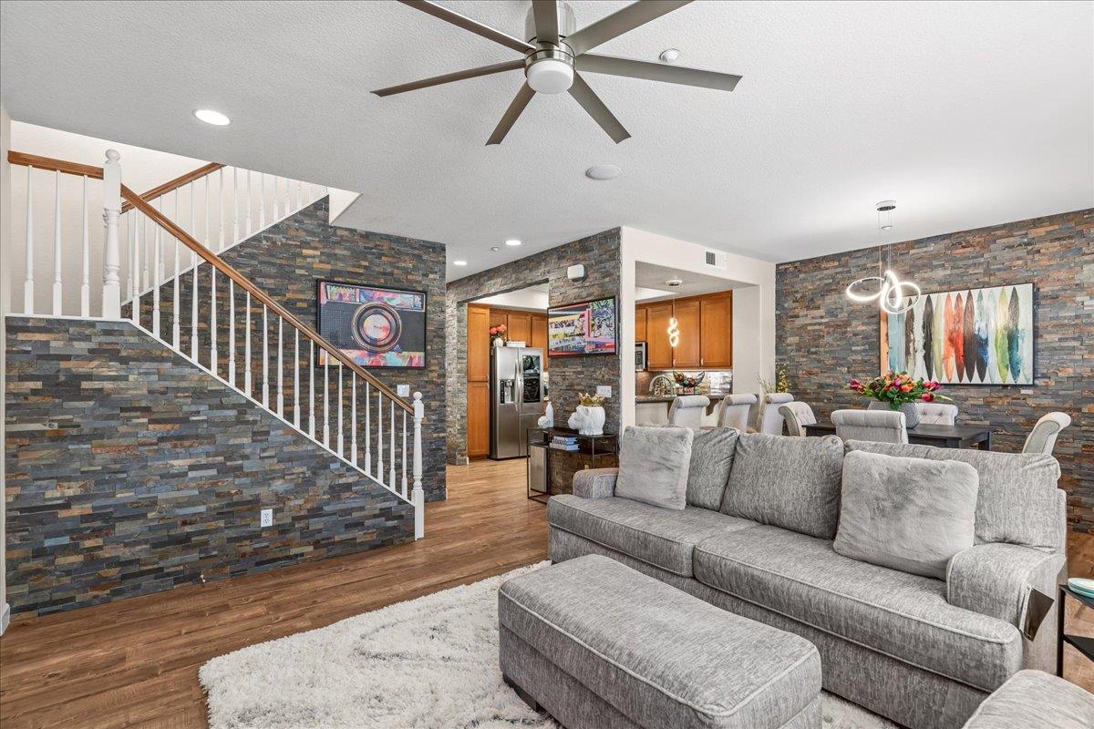 561 Wild Stallion Dr #151, Oakdale, CA 95361