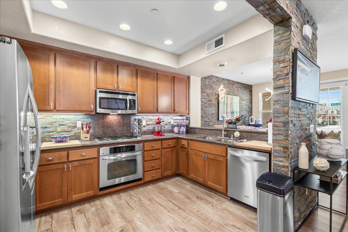 561 Wild Stallion Dr #151, Oakdale, CA 95361