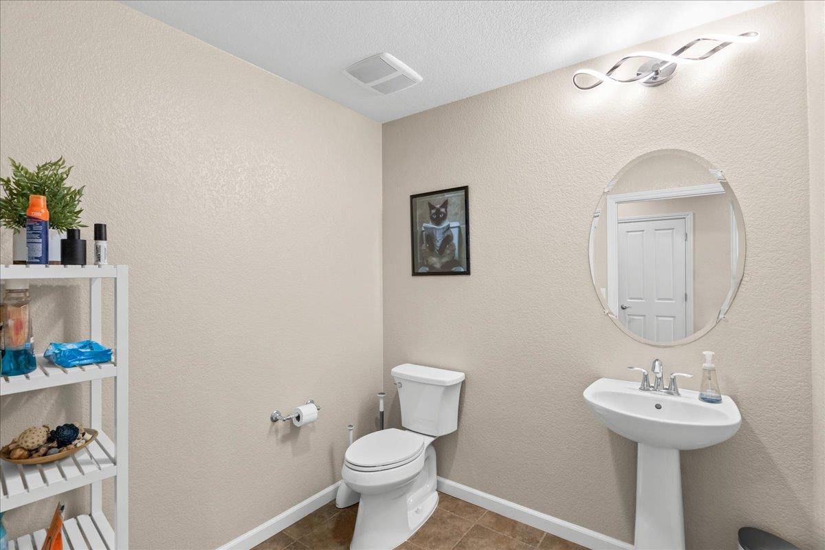 561 Wild Stallion Dr #151, Oakdale, CA 95361