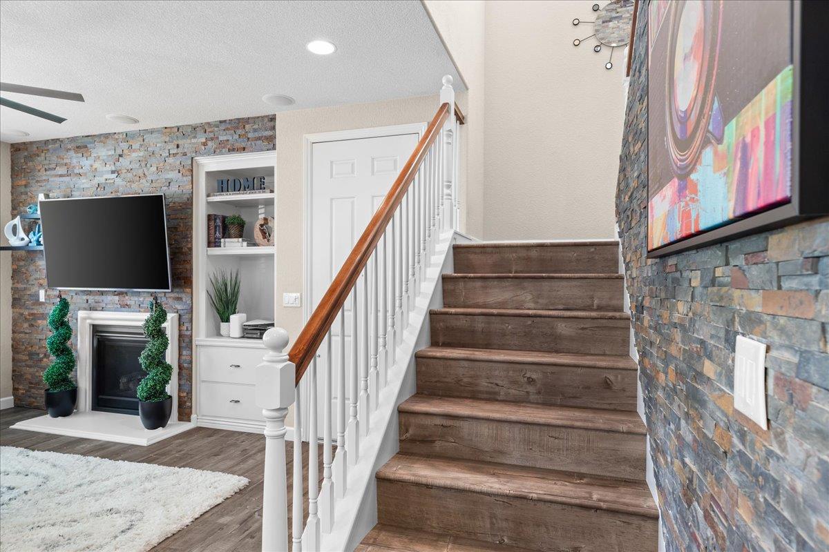 561 Wild Stallion Dr #151, Oakdale, CA 95361