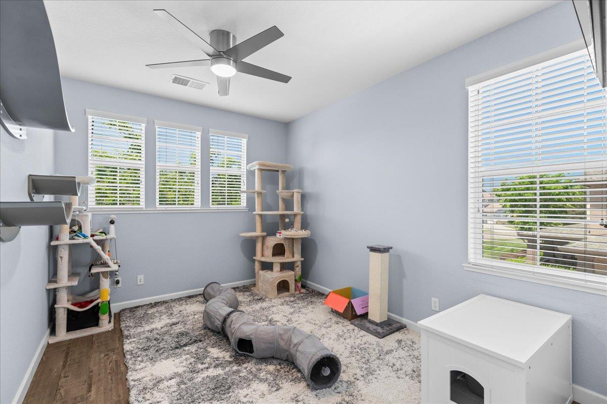 561 Wild Stallion Dr #151, Oakdale, CA 95361