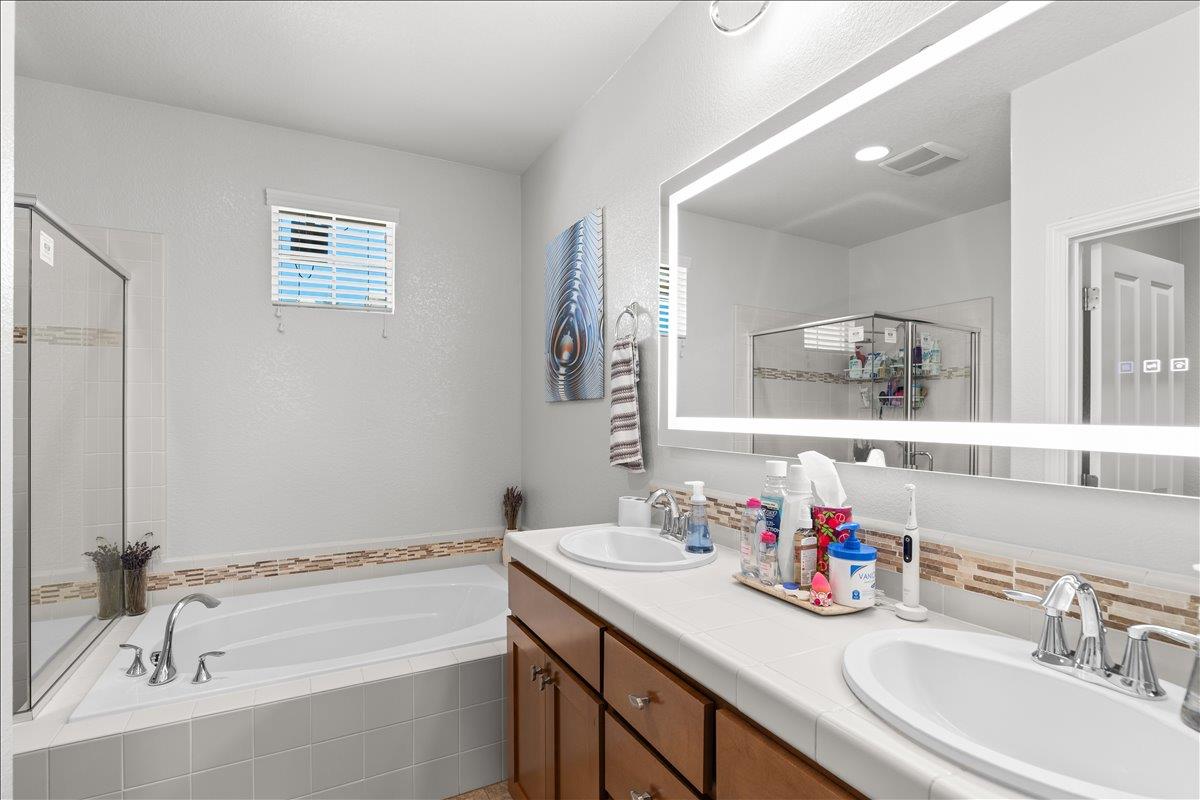 561 Wild Stallion Dr #151, Oakdale, CA 95361