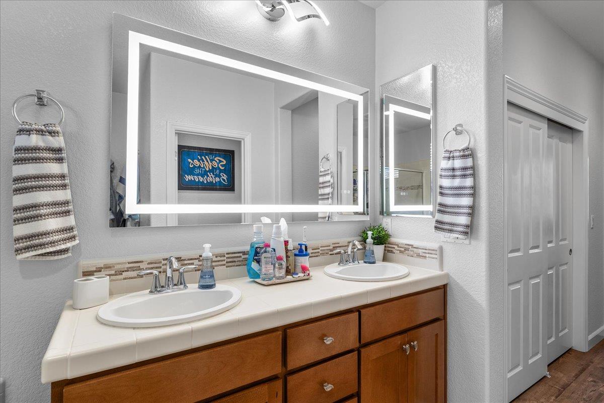 561 Wild Stallion Dr #151, Oakdale, CA 95361
