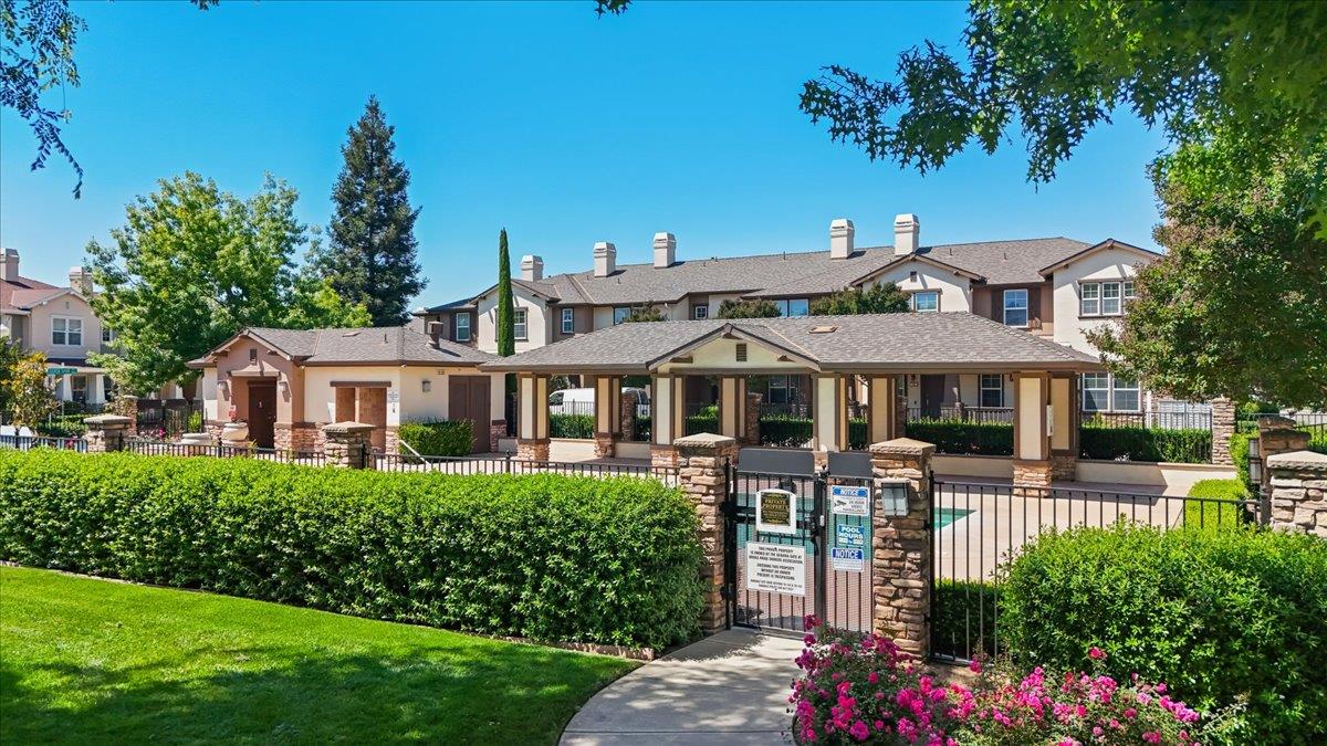 561 Wild Stallion Dr #151, Oakdale, CA 95361