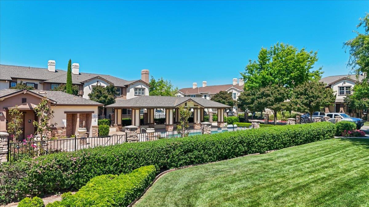 561 Wild Stallion Dr #151, Oakdale, CA 95361