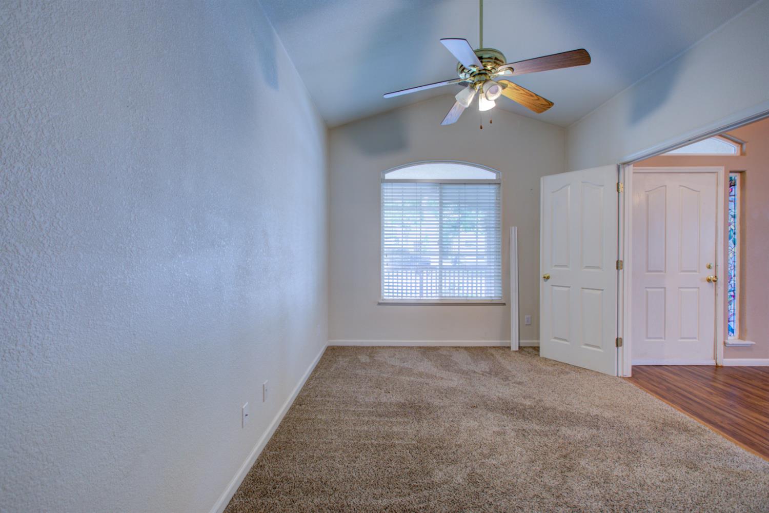 1709 Humboldt Ct, Los Banos, CA 93635