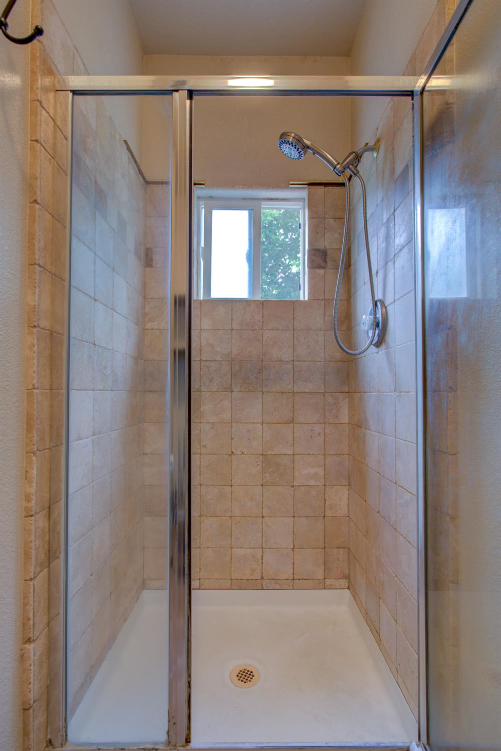 1709 Humboldt Ct, Los Banos, CA 93635