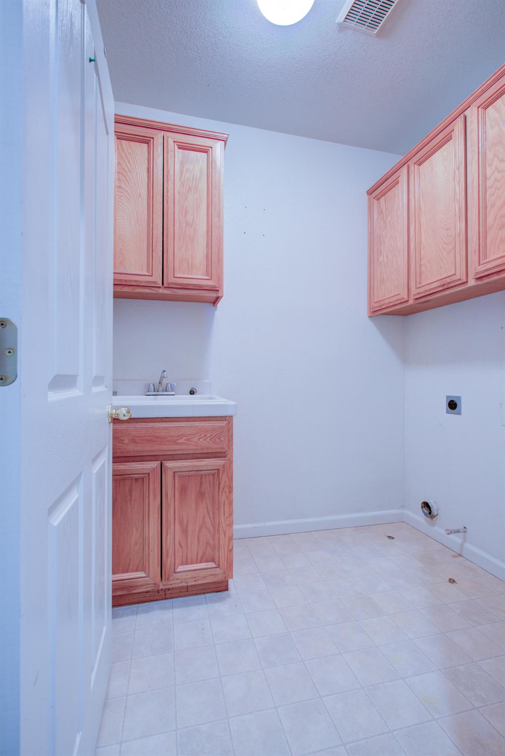 1709 Humboldt Ct, Los Banos, CA 93635