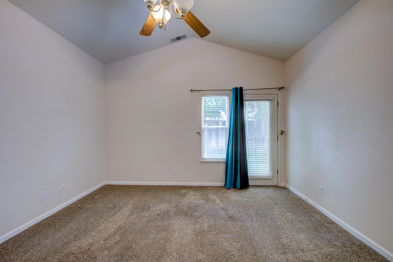 1709 Humboldt Ct, Los Banos, CA 93635