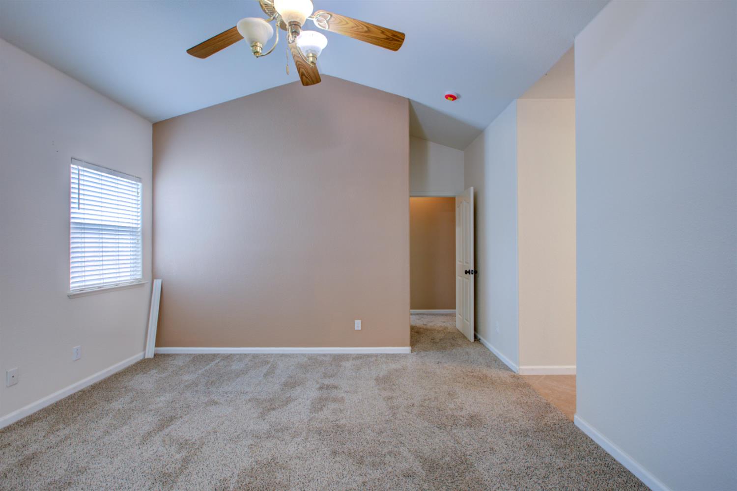 1709 Humboldt Ct, Los Banos, CA 93635