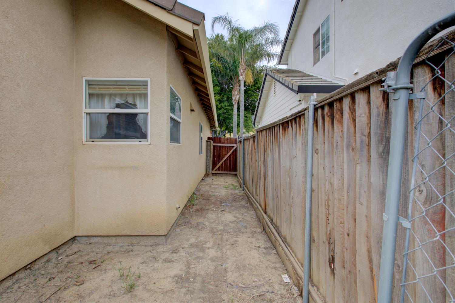 1709 Humboldt Ct, Los Banos, CA 93635