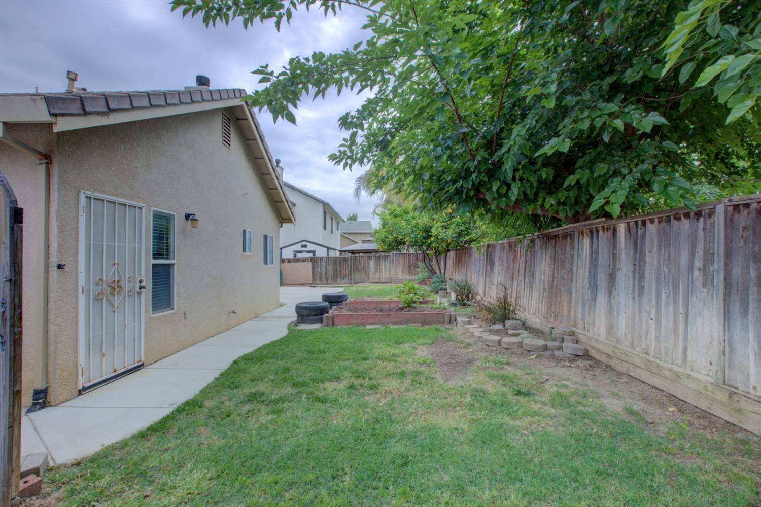 1709 Humboldt Ct, Los Banos, CA 93635