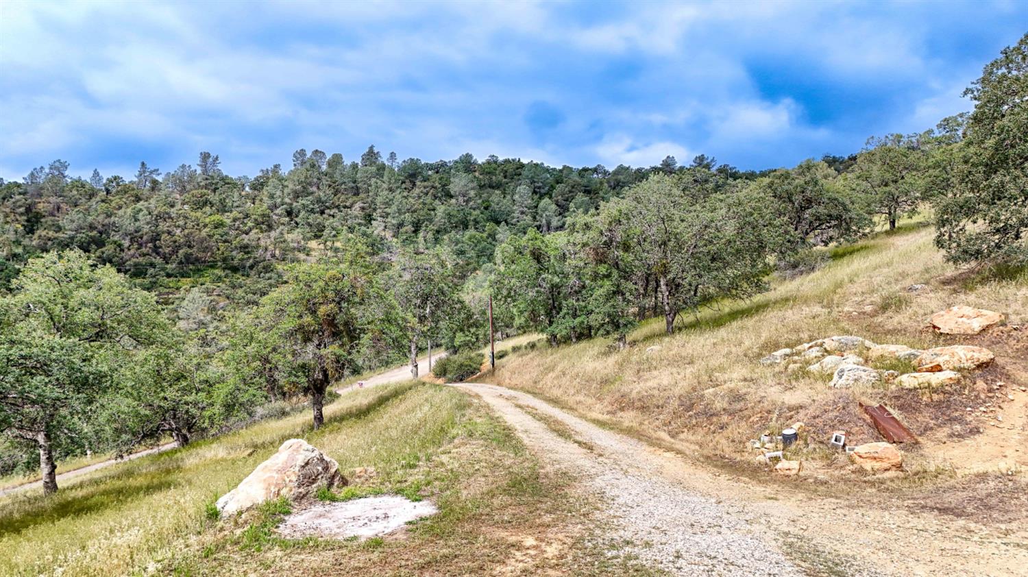 5616 Gold Creek Ln, Mariposa, CA 95338