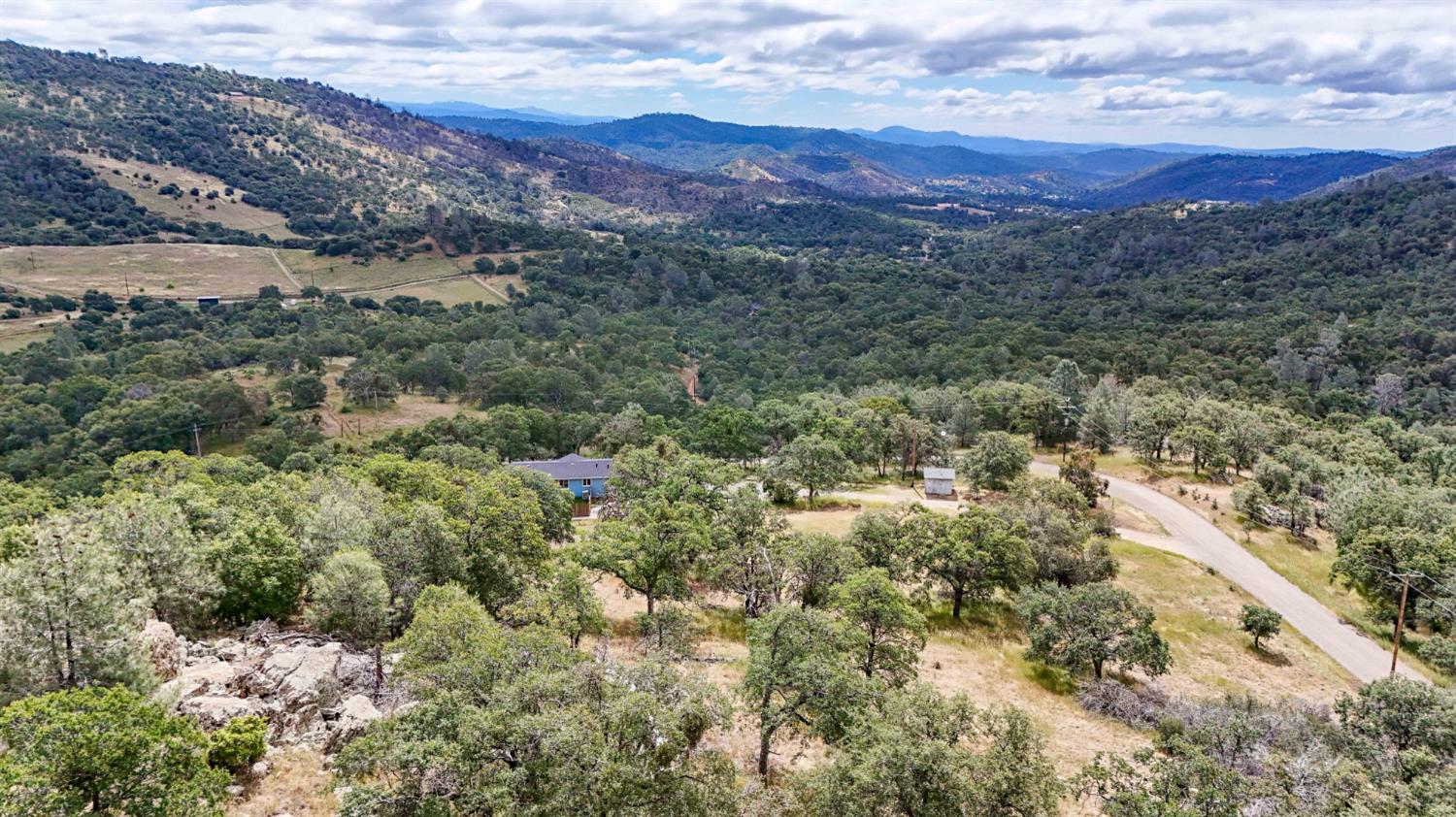 5616 Gold Creek Ln, Mariposa, CA 95338
