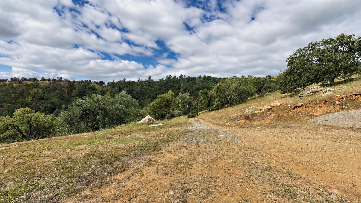 5616 Gold Creek Ln, Mariposa, CA 95338