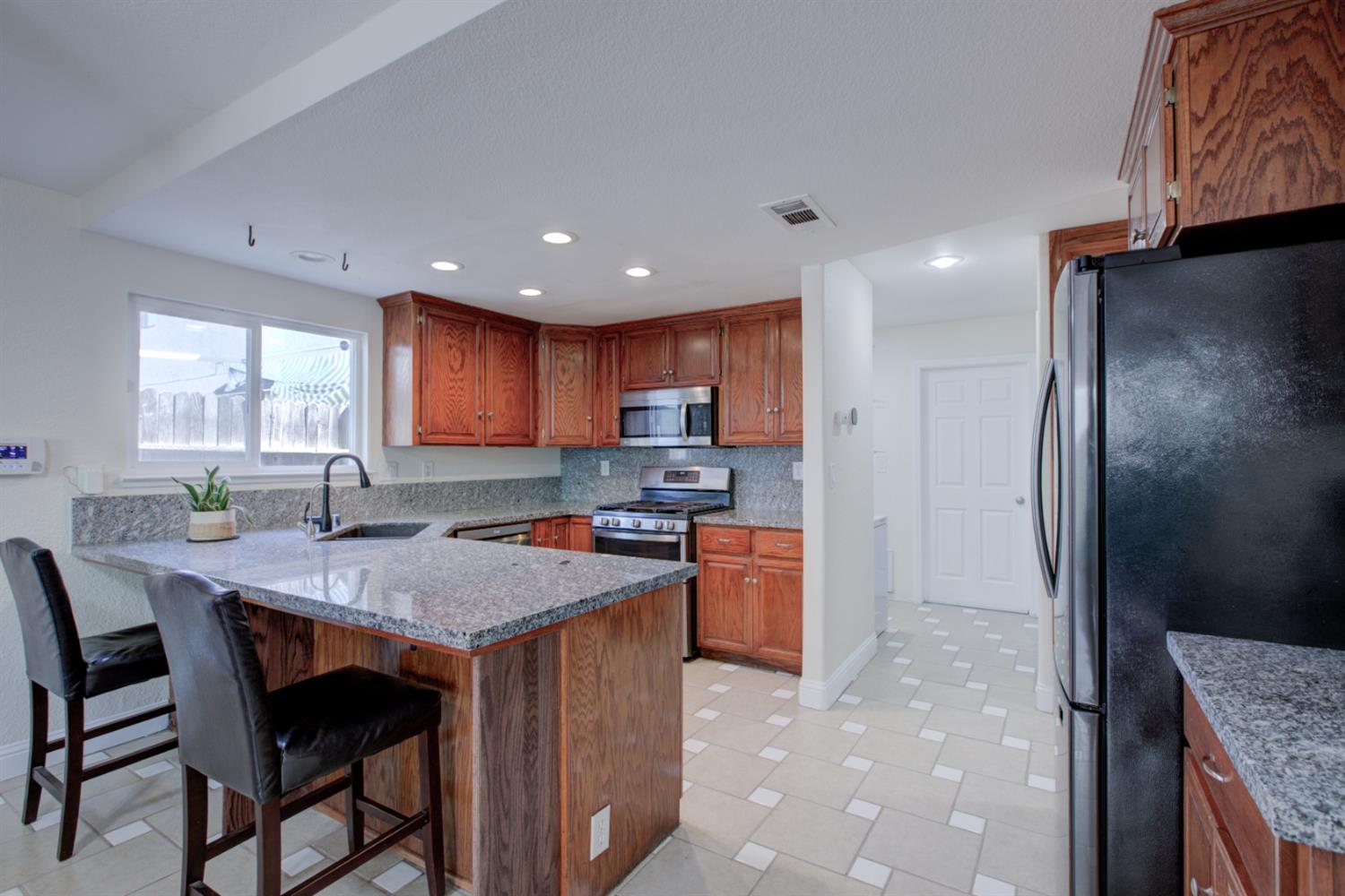 3151 Andre Ln, Turlock, CA 95382