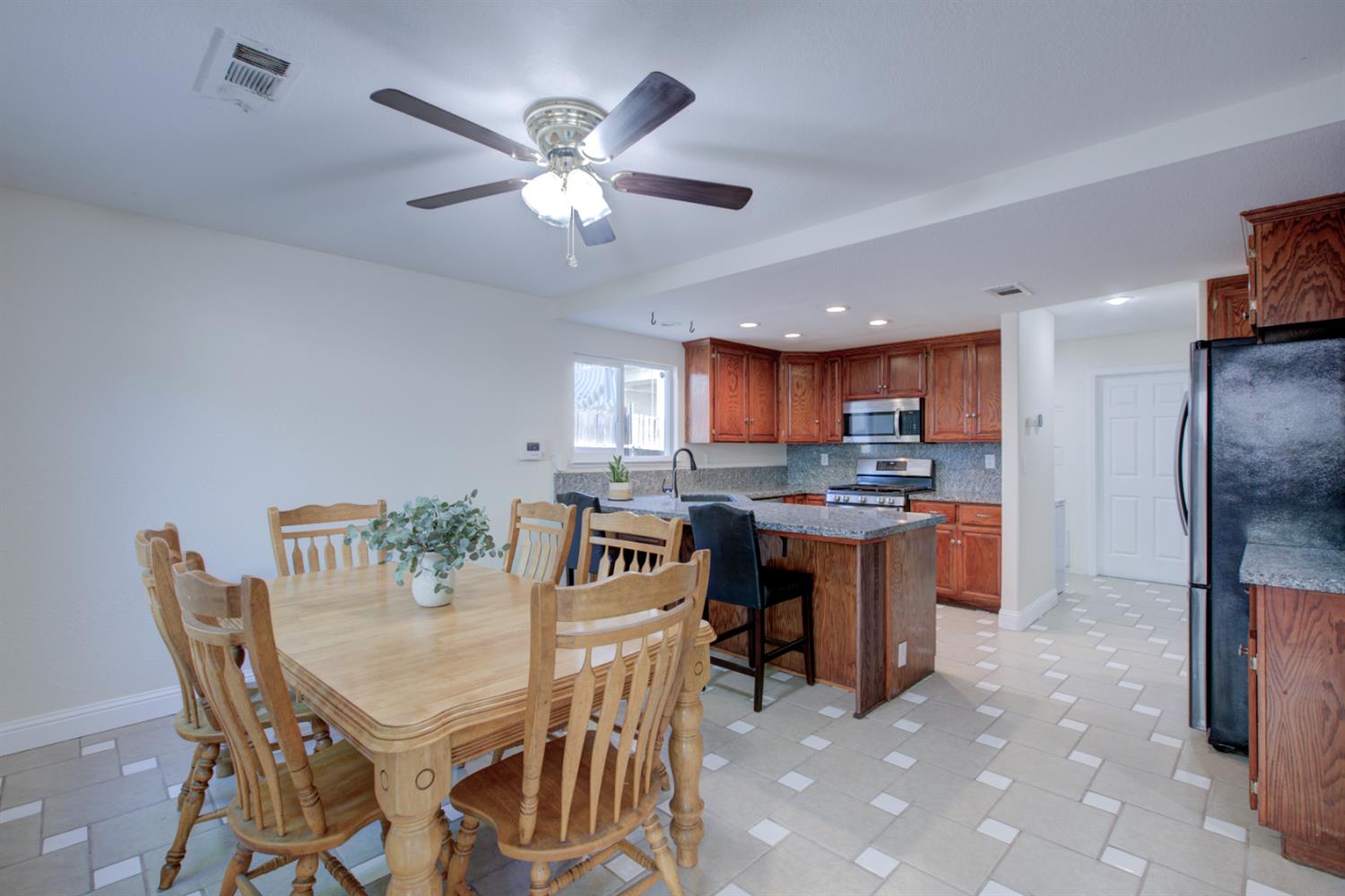 3151 Andre Ln, Turlock, CA 95382
