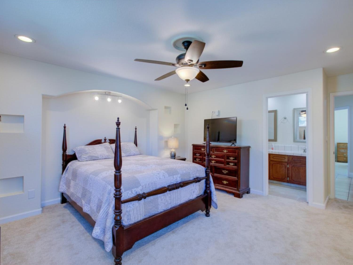 3151 Andre Ln, Turlock, CA 95382