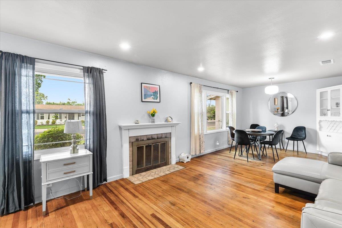 512 Catalina Way, Modesto, CA 95350