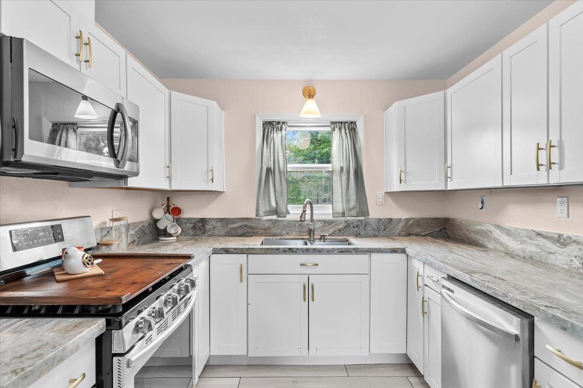 512 Catalina Way, Modesto, CA 95350