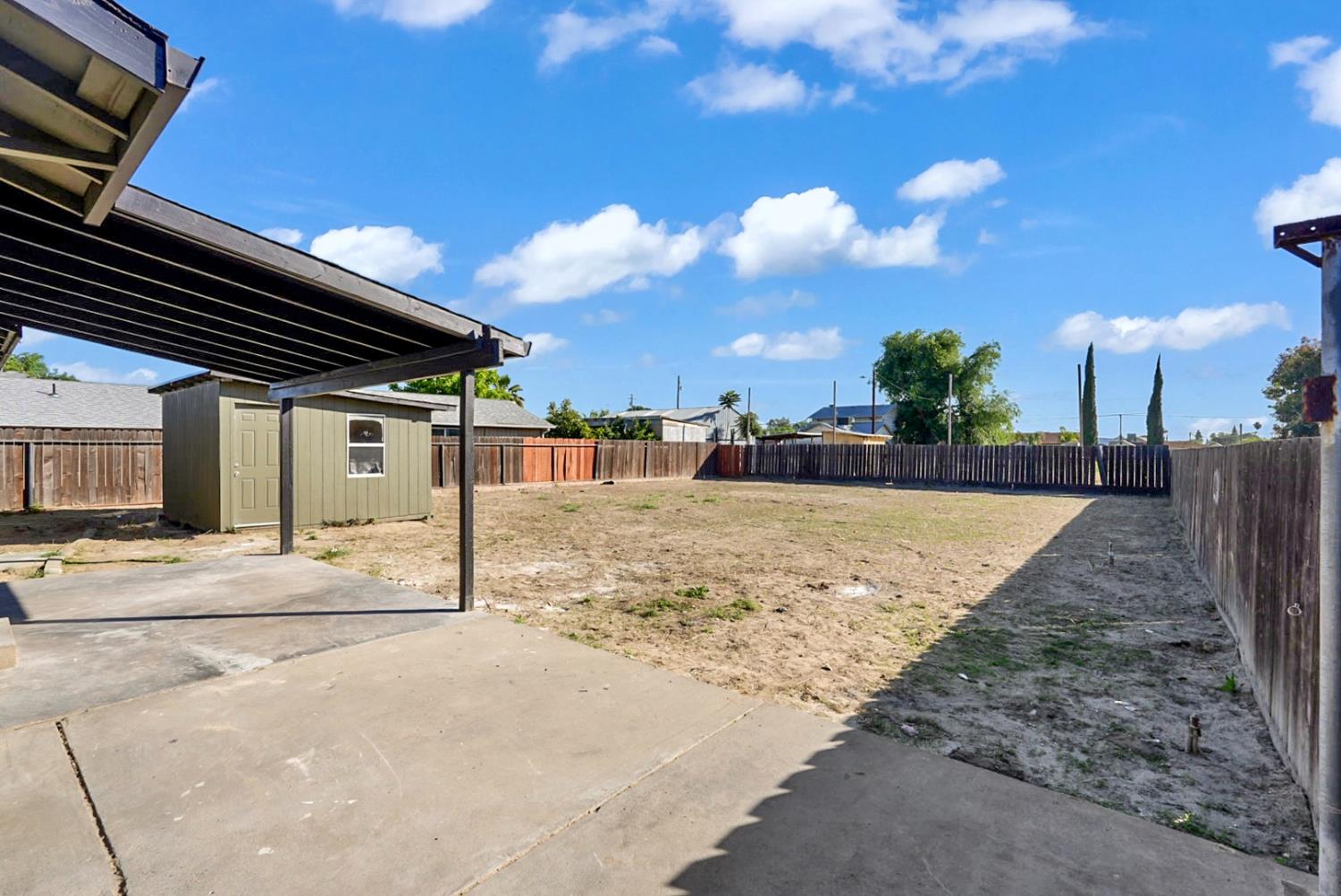 913 9th St, Turlock, CA 95380