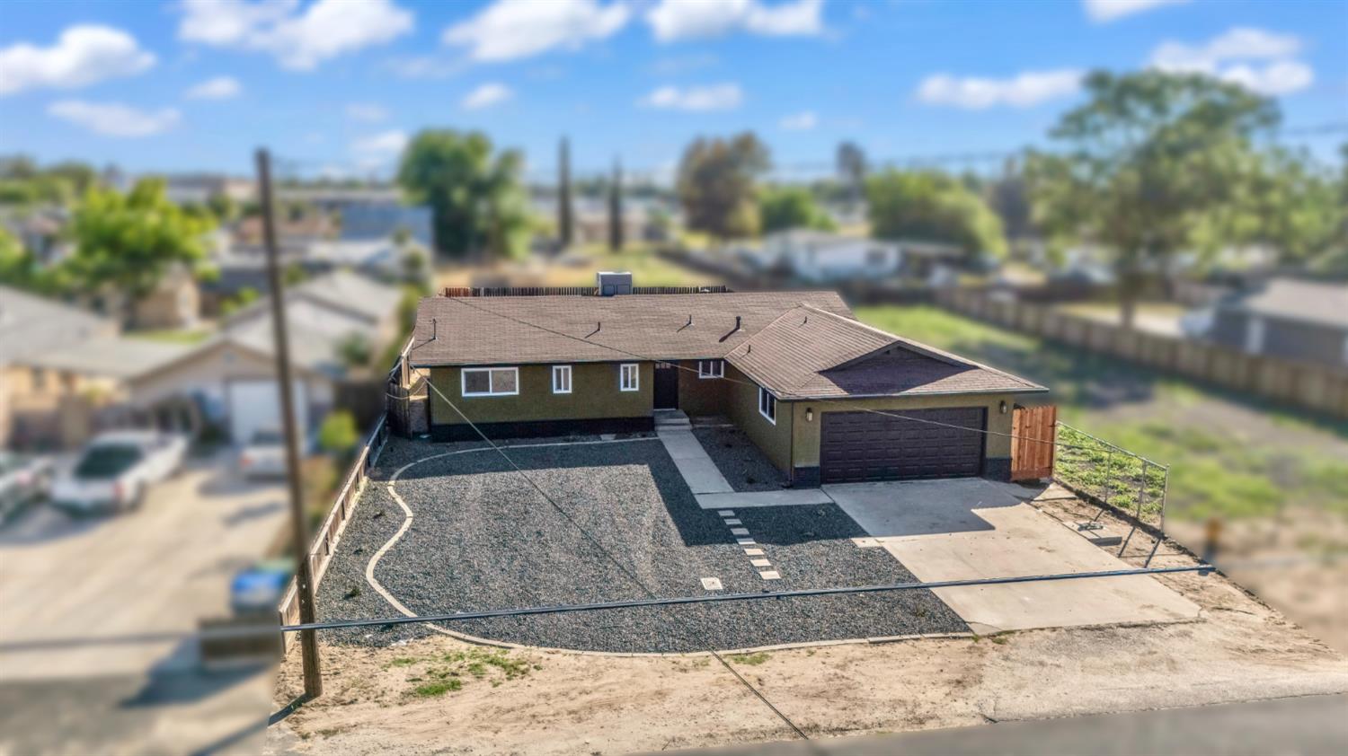 913 9th St, Turlock, CA 95380