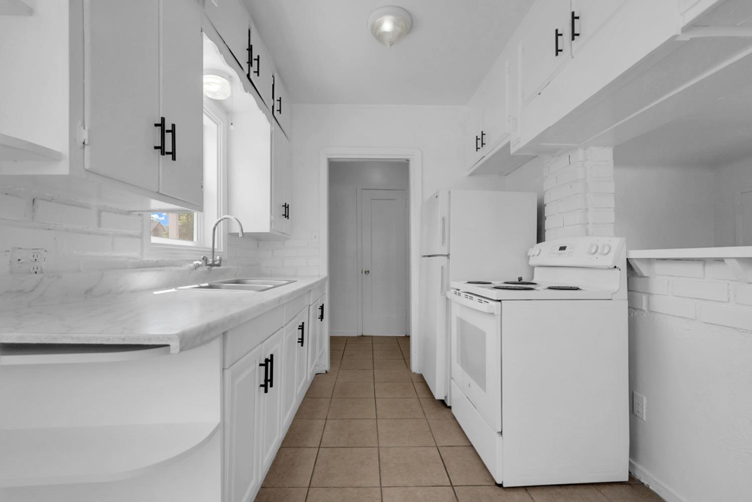 594 Park St, Turlock, CA 95380