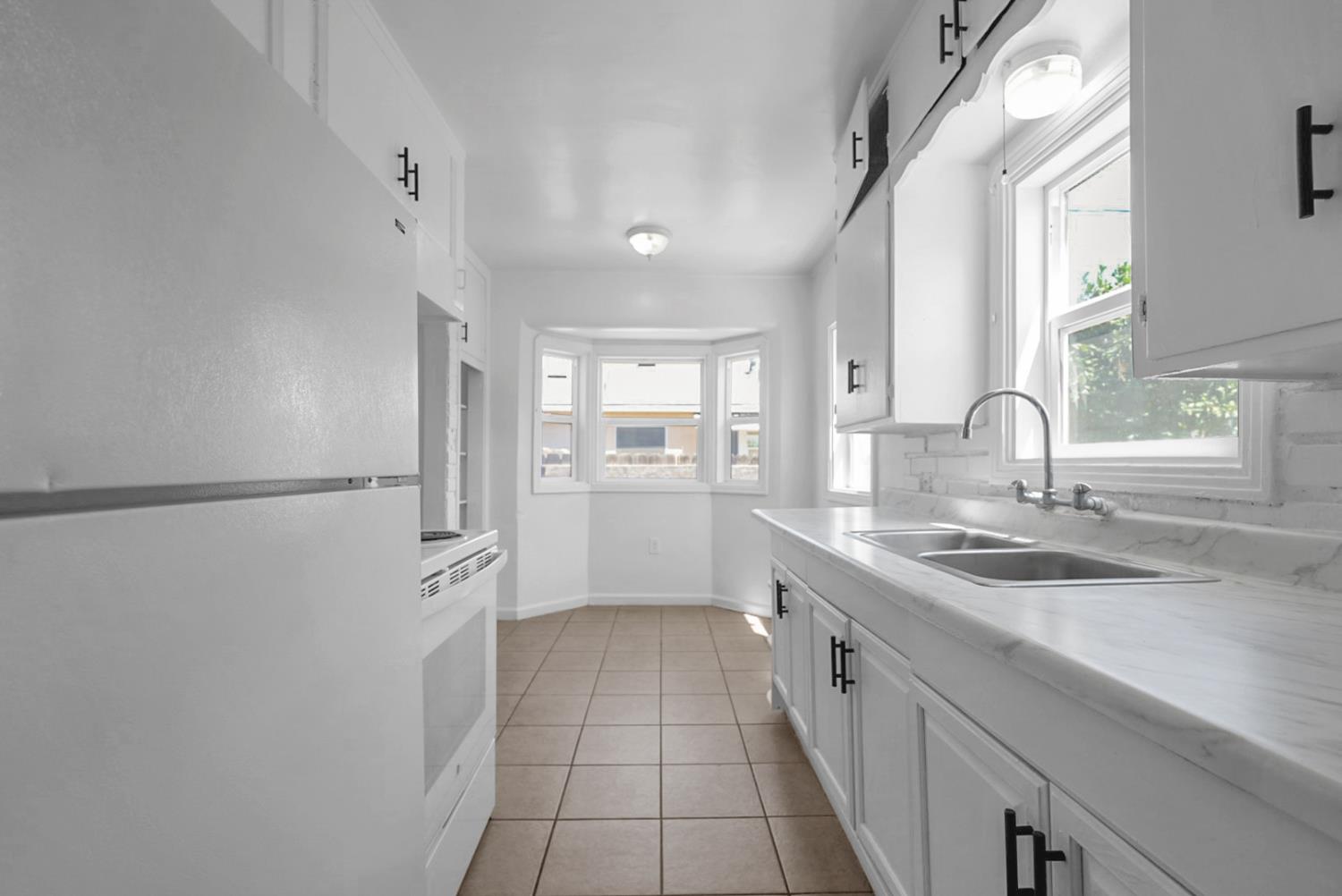 594 Park St, Turlock, CA 95380