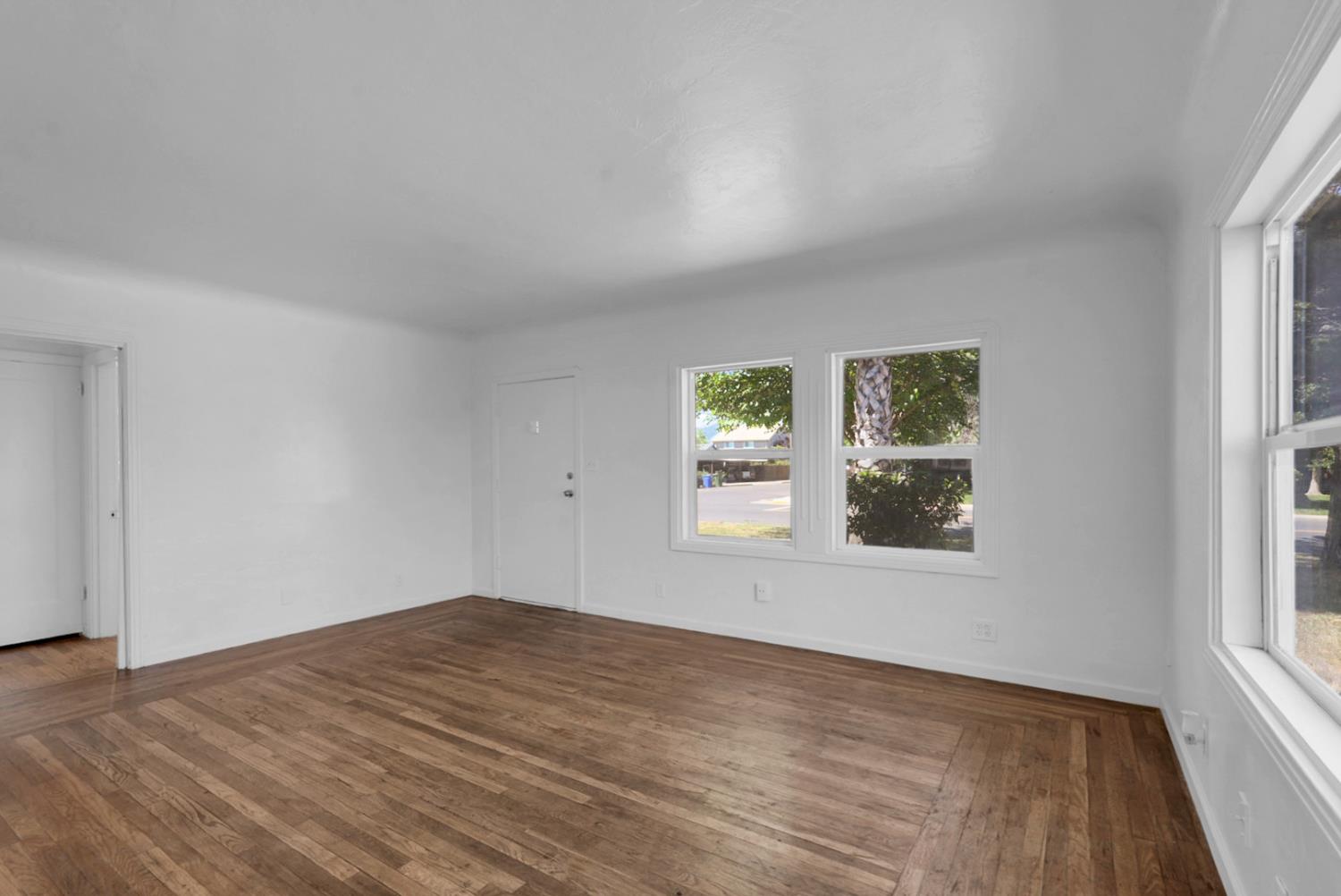 594 Park St, Turlock, CA 95380
