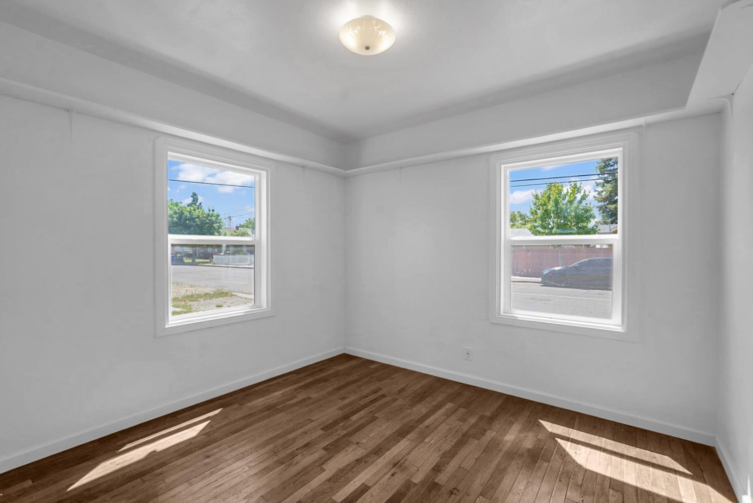 594 Park St, Turlock, CA 95380
