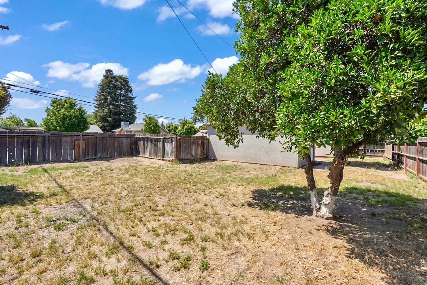 594 Park St, Turlock, CA 95380