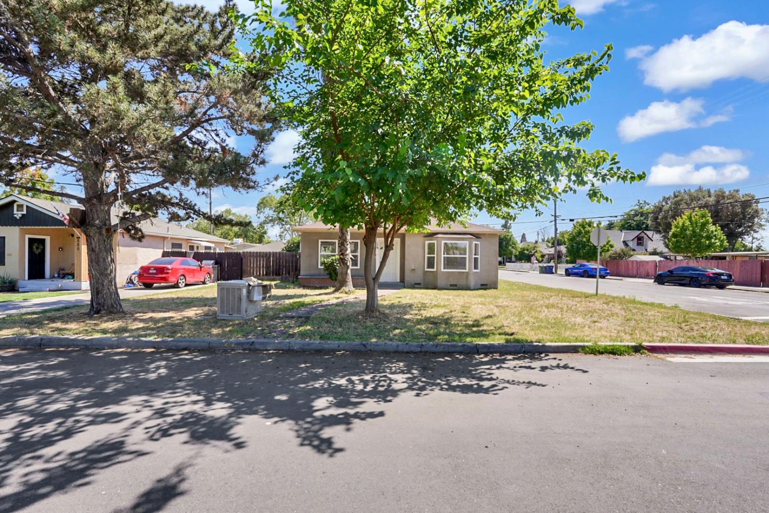 594 Park St, Turlock, CA 95380