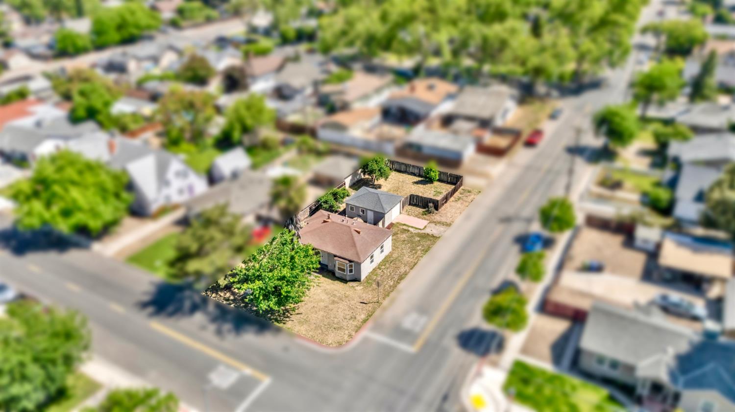 594 Park St, Turlock, CA 95380