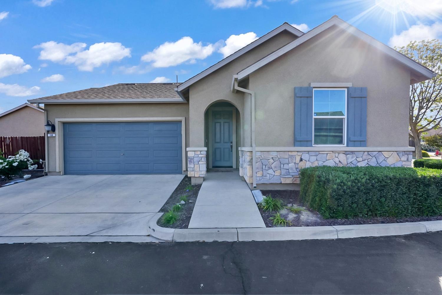 168 Lucca Dr, Newman, CA 95360