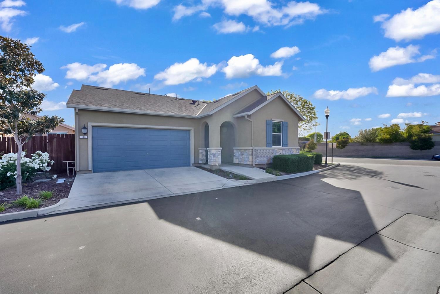 168 Lucca Dr, Newman, CA 95360
