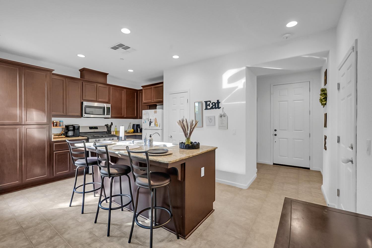 168 Lucca Dr, Newman, CA 95360