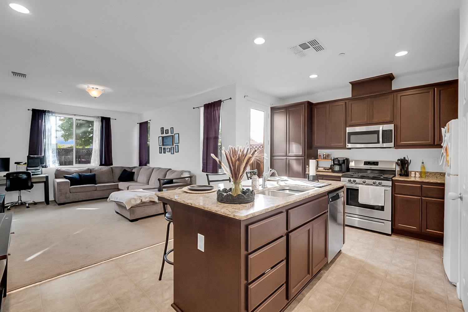 168 Lucca Dr, Newman, CA 95360