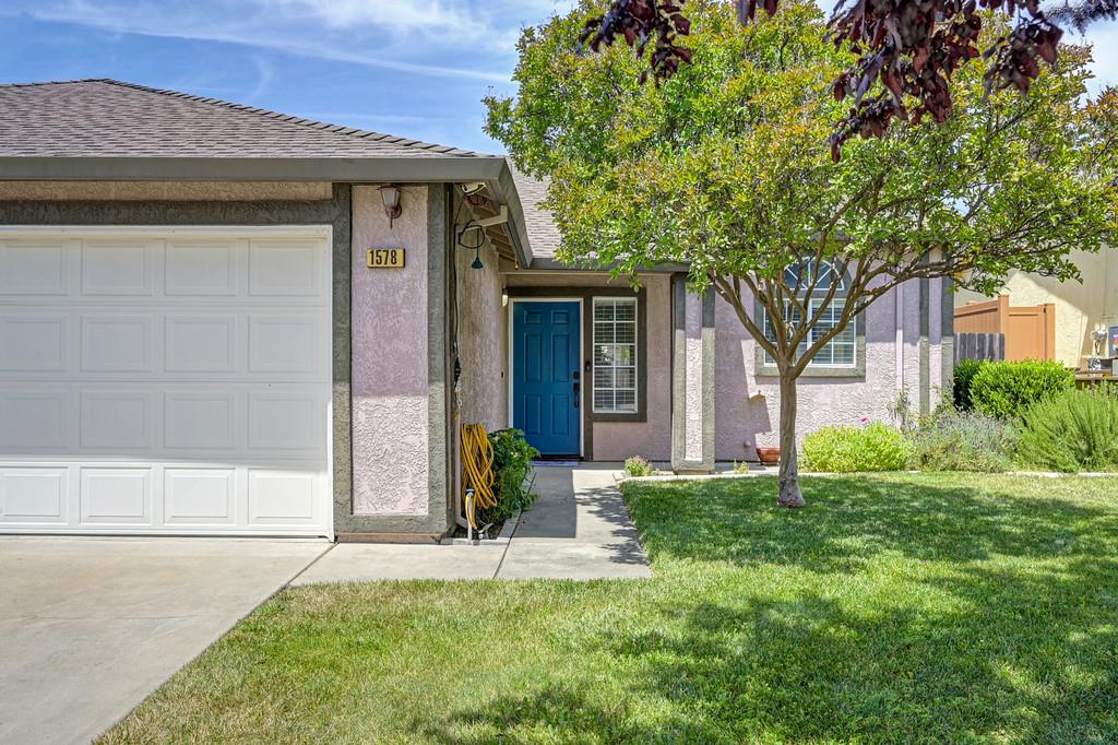 1578 E J, Oakdale, CA 95361