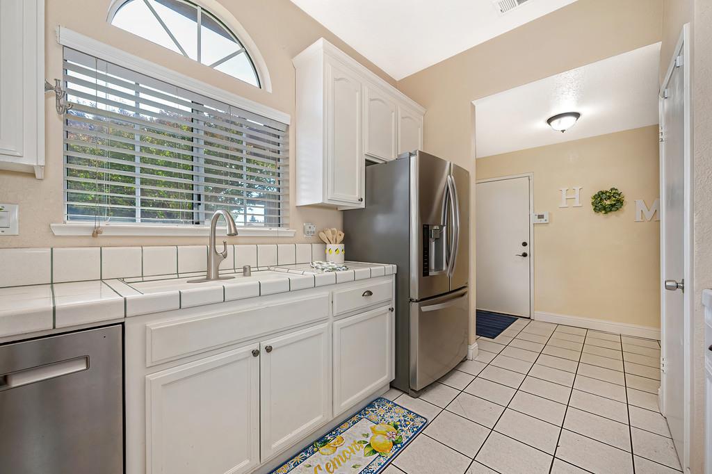 1578 E J, Oakdale, CA 95361