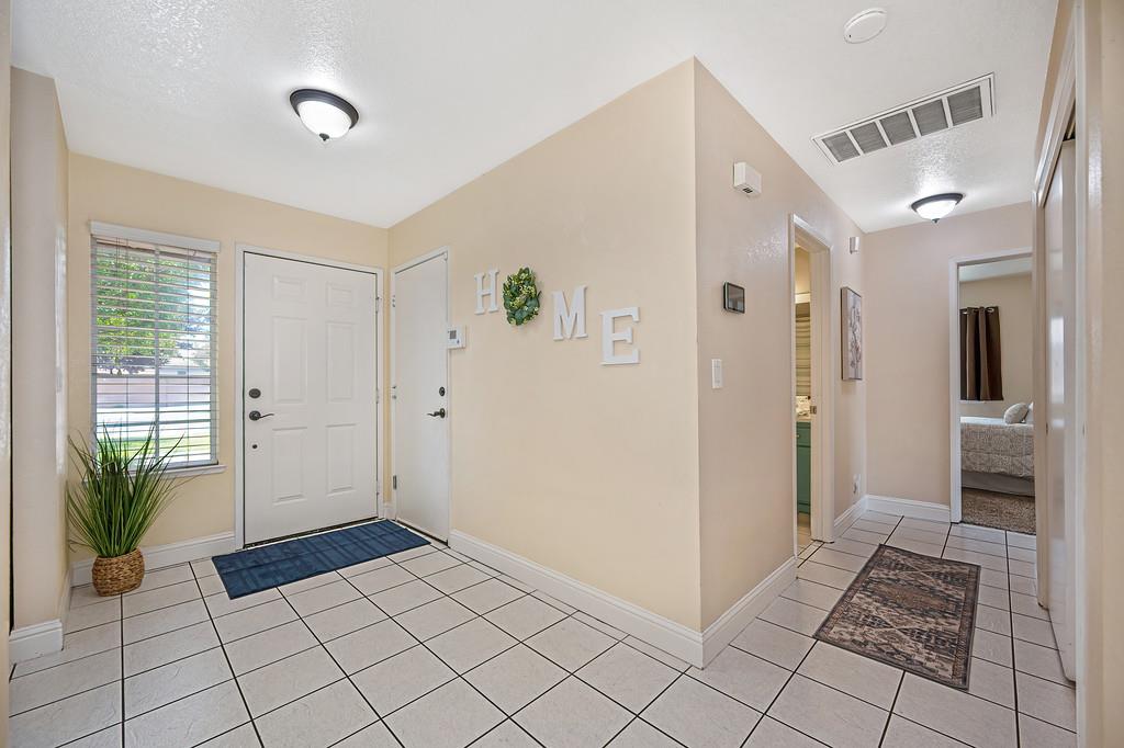 1578 E J, Oakdale, CA 95361