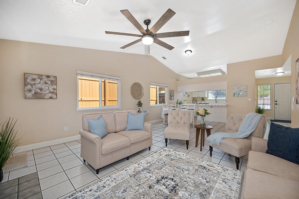 1578 E J, Oakdale, CA 95361