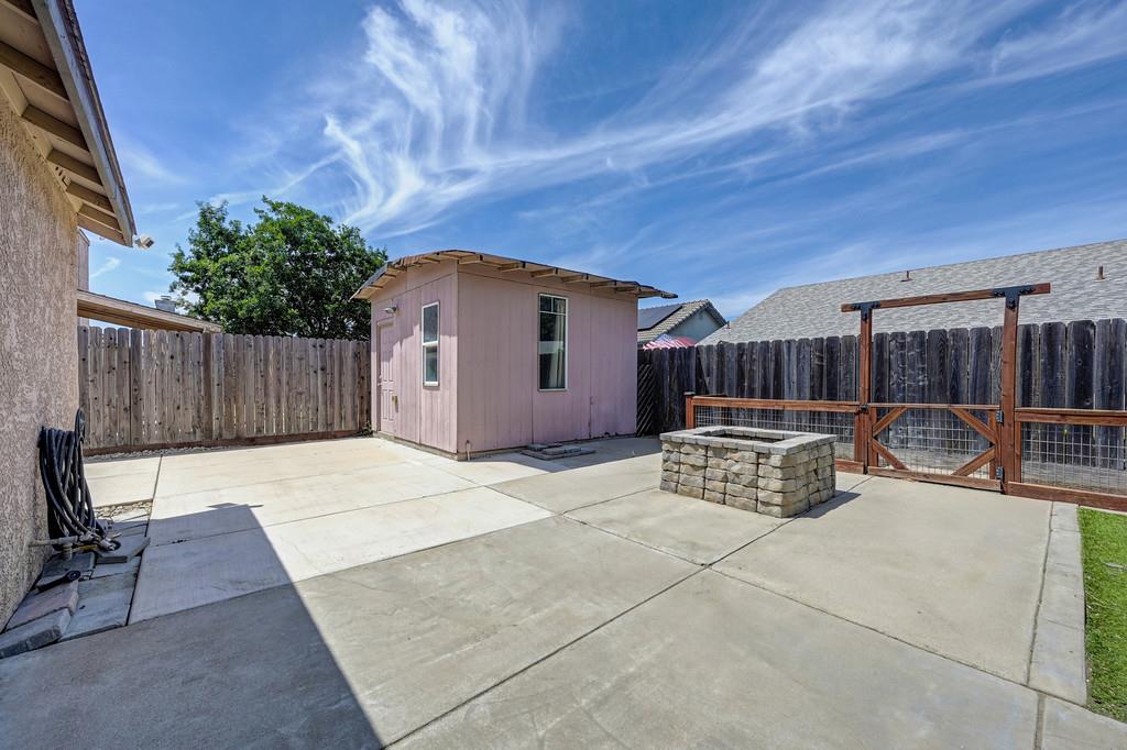 1578 E J, Oakdale, CA 95361