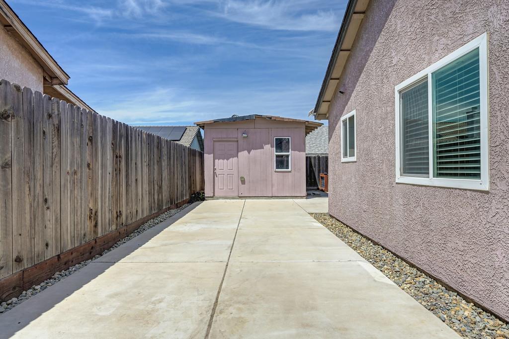 1578 E J, Oakdale, CA 95361