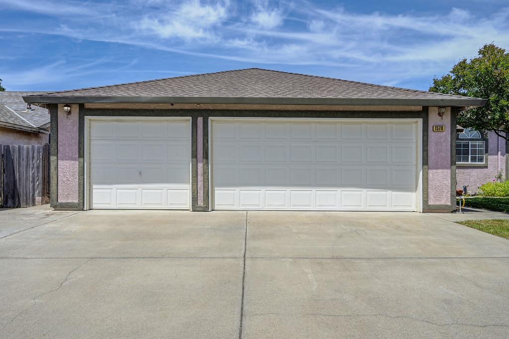 1578 E J, Oakdale, CA 95361